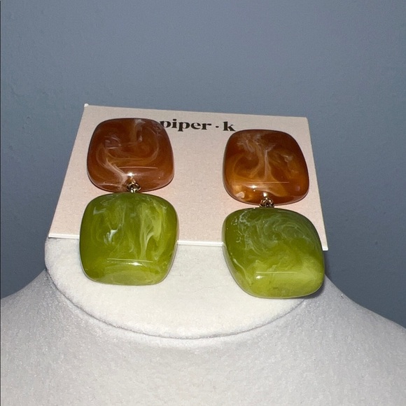 Piper K | Marbled Style Dangle Earrings ✨ - Picture 2 of 5